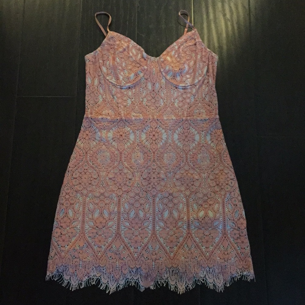 Express mini lace dress (SOLD) - Picture 2 of 6